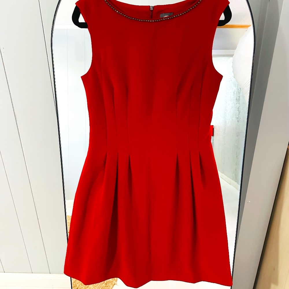 Vince Camuto Pleated Sleeveless Rhinestone Jewel Neckline Red Burgundy